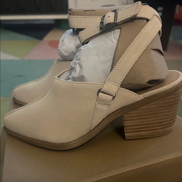 Lucky Brand Shoes - Beige Cross ankle strap full covered toe leather bootie sandal